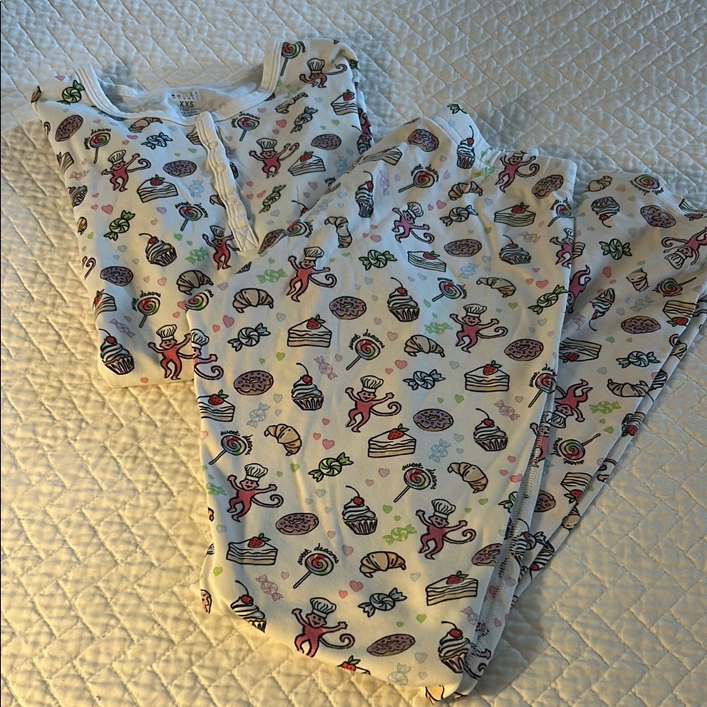 Roller Rabbit Birthday long pajamas